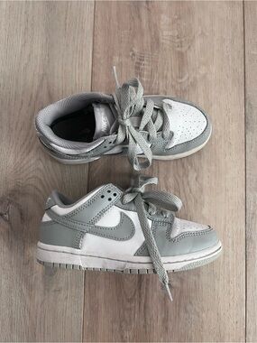 Nike Kids Low Top Sneakers - Light Gray & White
